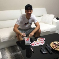 Динамівці: життя за межами поля