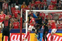 Трубін на старті матчу Ліги чемпіонів привіз пенальті у свої ворота