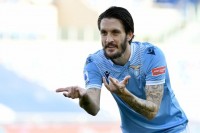 «Верона» в добавленное время упустила победу над «Дженоа», «Лацио» минимально одолел «Сампдорию» и поднялся в зону ЛЧ