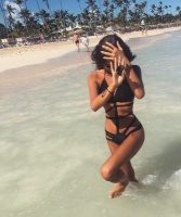 Довгонога красуня: в мережі з'явилися особисті фото нареченої Бенджаміна Вербича