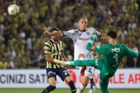 Ракицький був вилучений за брутальний фол у грі з «Фенербахче» – голи росіянина та екс-динамівця не врятували його команду