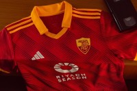 «Рома» представила четвертий комплект форми, віддаючи данину історії - фото