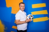 Між м’ячем і тактикою. Сергій Ребров святкує день народження