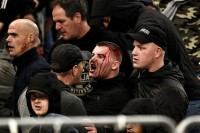 Понад 140 фанатів заарештовано за бійку в метро Амстердама перед матчем ЛЄ