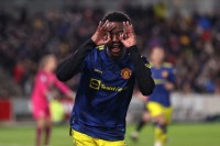 Аномальний трансфер Еланги. Чому МЮ не заробляє на продажу гравців