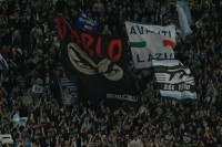 Довелося втрутитися поліції: відбулась масова бійка фанатів «Роми» і «Лаціо» перед дербі