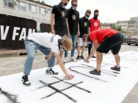 «Нас там «нет»! – «Рух» відреагував на плакат «Putin Hu#lo» у фан-зоні