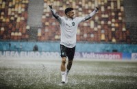 Збірна Австрії скасувала тренування через зливу в Бухаресті – завтра там відбудеться матч суперників України 