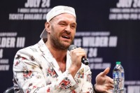 «Не видел такого избиения со времен боя с Кличко». Фьюри потроллил Украину