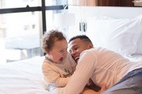 Курорти, тату, сім'я та футбол: що постить в Instagram Сідклей