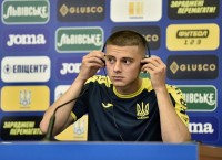 Миколенко: «Про клубні справи зараз взагалі не думаю. Тільки Україна»
