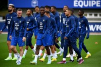 Три гравці збірної Франції влаштували вечірку з алкоголем і наркотиками: поліція вривалась у готель о 6 ранку