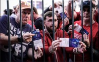 УЄФА за все заплатить: майже три тисячі вболівальників із квитками не змогли подивитися фінал ЛЧ через проблеми з організацією матчу