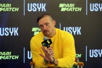Олександр Усик: «З Шотландією наші футболісти будуть віддавати все на полі»