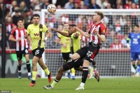 АПЛ: перша перемога «Бернлі» в 2024 році, Ноттінгем не втримав перемогу над «Лутоном»