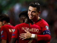 Роналду в хорошому настрої вийшов на тренування на НСК «Олімпійський» та роздав автографи 