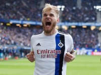 АЗ підписав центрального захисника перед матчем з «Динамо»