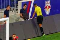 Сьогодні вперше в футболі будуть використані відеоповтори