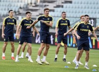 Мінус захисник. Збірна провела тренування перед матчем з Англією