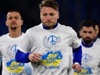 «Лаціо» вийшов на розминку у футболках з прапором України та написом «Зупиніть війну»