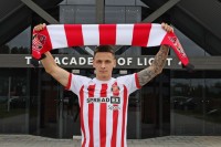 Учасник АПЛ 2025/26 шукає варіанти, щоб позбутися Русина