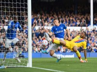 «Евертон» офіційно зберіг прописку в АПЛ – Миколенко помилився на гол, але започаткував героїчний камбек 