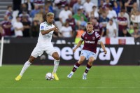 Лонвейк у черговому матчі за «Фортуну» заробив пенальті, а також влучив у поперечину