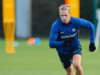 «Мудрик – найгірше підписання в історії футболу»: фани «Челсі» висловилися про вінгера після «Ліверпуля»