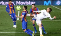 «Реал» обыгрывает «Барселону» и догоняет «Атлетико»