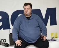 Уткін під час прямого радіоефіру впав зі стільця 