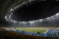 Поле «Олімпійського» накрили килимом