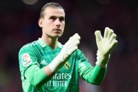 «Український продукт може бути одним із найкращих у світі»: Лунін оцінив рукавиці від бренду Худжамова