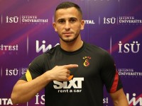 Взорвался фейерверк. Игрок «Галатасарая» получил серьезный ожог глаз и лица