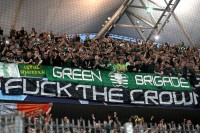 «До біса корону»: фани «Селтіка» показали скандальний банер на матчі з «Шахтарем» – протилежна радикальність від «Рейнджерс»