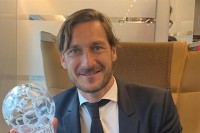 Помста чи зрада? Тотті хоче віддати свого сина в «Лаціо»