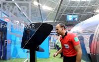Устали от VAR? Вот 7 футбольных нововведений, которые не продлились долго