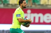 Ексфорвард «Динамо» ледь не став антигероєм матчу: нападник відзначився піжонським вчинком – відео епізоду