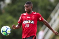 Агент Линкольна раскритиковал руководство «Фламенго». Клуб старается как можно быстрее решить вопрос с будущим футболиста