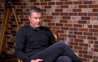 «Человек купил вентилятор и поставил возле унитаза». Хацкевич назвал журналистов, от которых нужно оградить «Динамо»