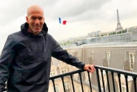 Теперь Зидана хочет ещё и «Челси». Но куда он вообще пропал?