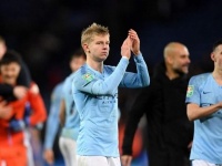 За матч с «Бертоном» Зинченко получил самую низкую оценку в «Манчестер Сити». Есть за что