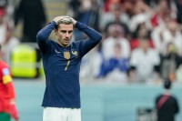 Лідер збірної Франції розкритикував УЄФА – арбітри без допомоги технологій «проспали» очевидний гол