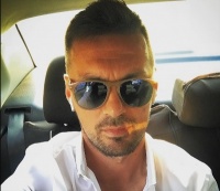 М'ясо на природі та дискотеки для пенсіонерів: Як Мілевський нудьгує в Угорщині