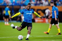 «Челсі» провалив трансфер Батшуаї через паніку – форвард збірної Бельгії підсилить суперника «Динамо»  