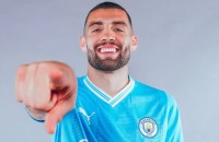 Не розженешся. Клуби АПЛ заробляють менше 5 фунтів з однієї проданої футболки