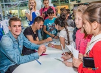 Динамівці зіграли в міні-футбол із юними вболівальниками