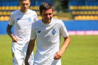 Дівчина чи друзі? BMW чи Mercedes? Волошин взяв участь у незвичайному опитуванні