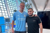 Українські футболісти вподобали фото Холанда: норвезький бомбардир позує з прибічником Кадирова