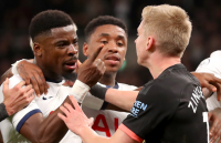 Александр Зинченко получил красную карточку в матче с «Тоттенхэмом». Она стала первой в его карьере.