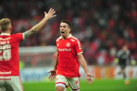 Екс-легіонери «Динамо» і «Шахтаря» запалюють в Бразилії – Де Пена відзначився красивим голом, Вітао оформив «сухий» матч